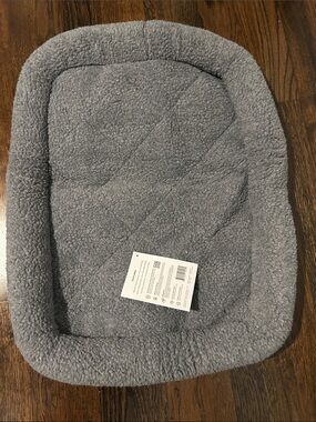 Plush Gray Sherpa Dog Bed - Cozy Pet Cushion
